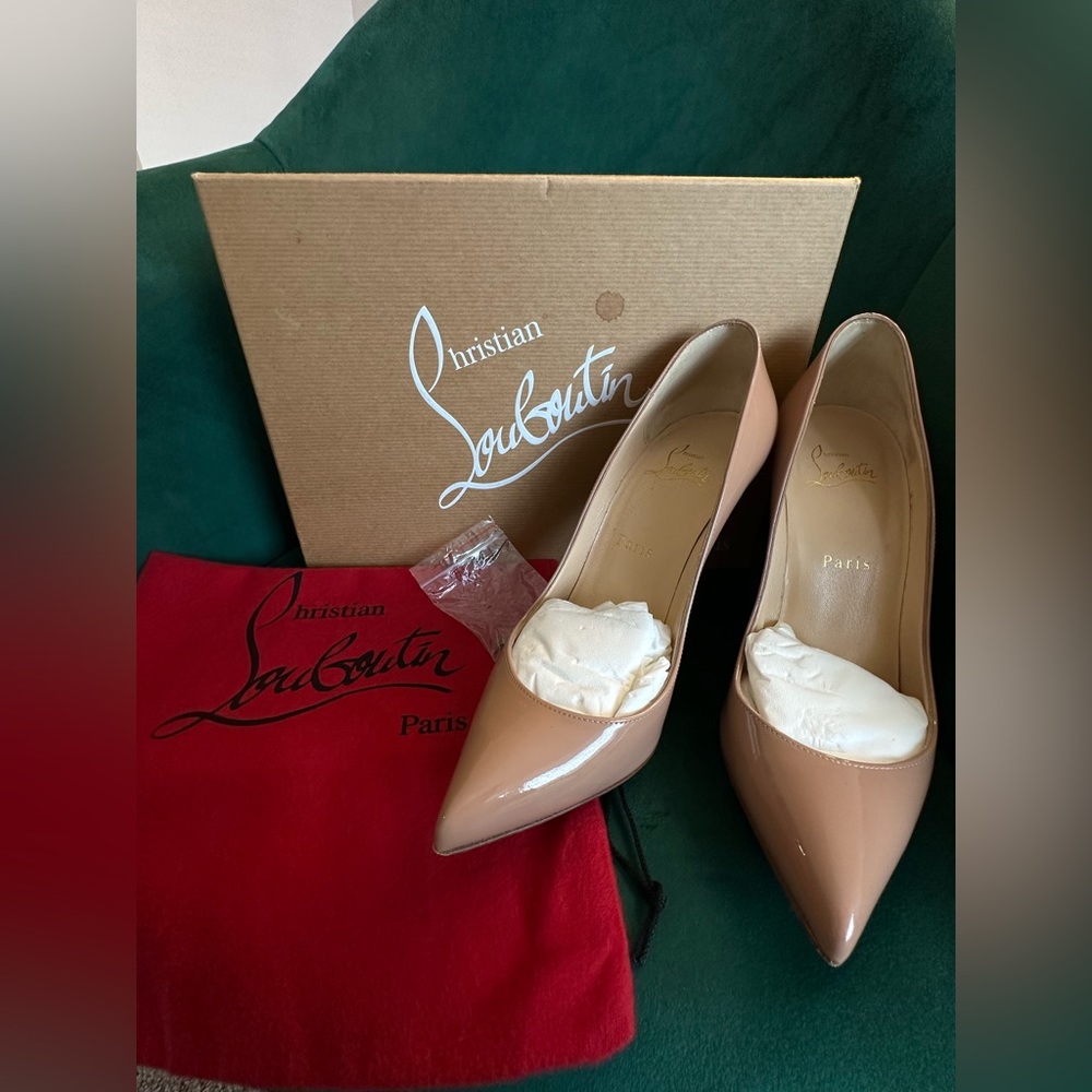 So kate 120 patent in the color nude. Gorgeous heels to wear out for any event!